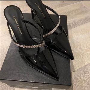 🔥BRAND NEW Elegant Giuseppe Zanotti Embellished Heels
